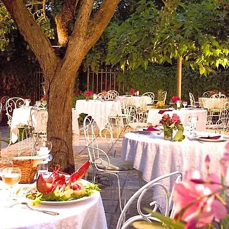 מלון Chateau De Cavanac Leuc